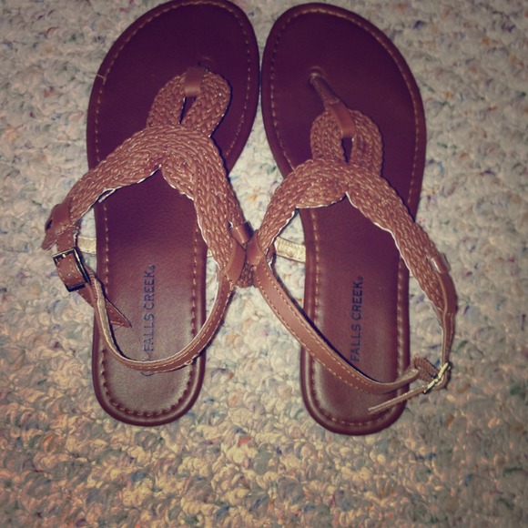 Cute sandals!