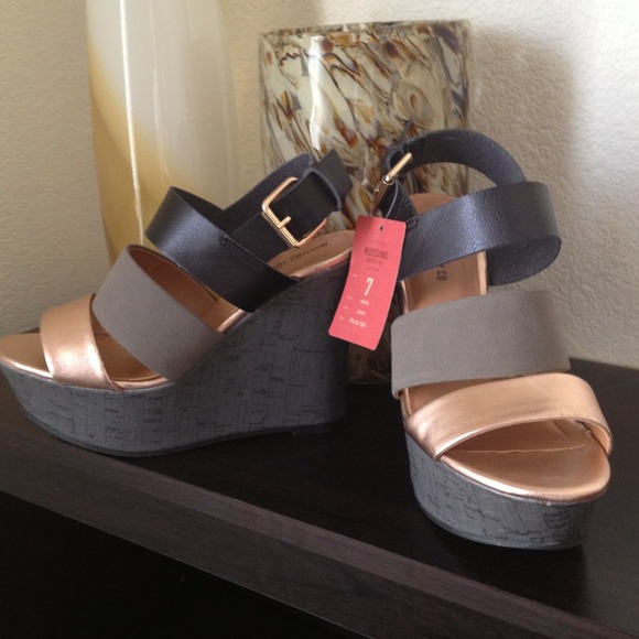 mossimo Shoes - NWT Gorgeous Multi Colored Wedge Heel