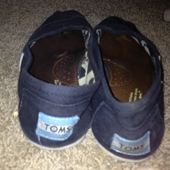 Toms