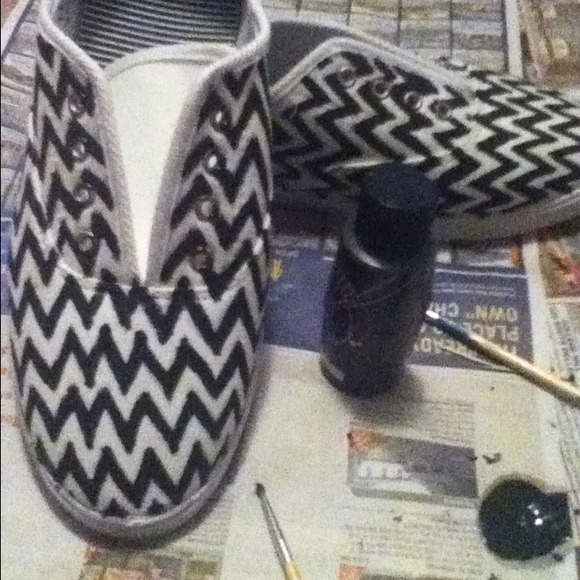 Custom shoes! - Picture 4 of 4