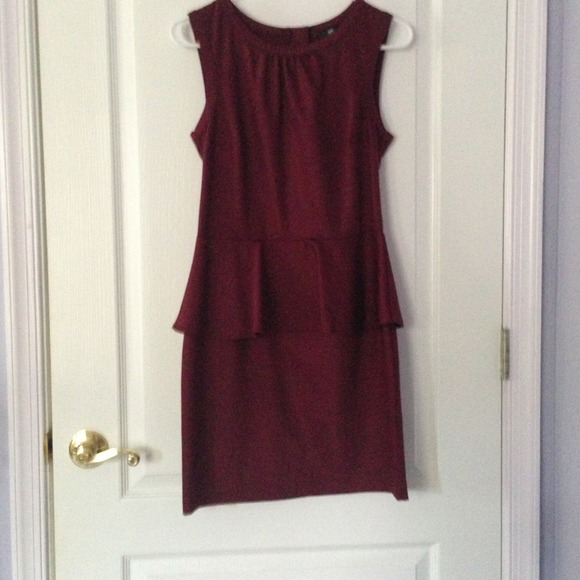 Burgundy peplum dress - Picture 1 of 2