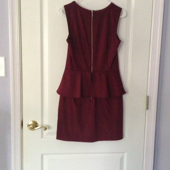 Burgundy peplum dress - Picture 2 of 2