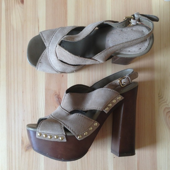 BCBG taupe suede sandals with gold studs