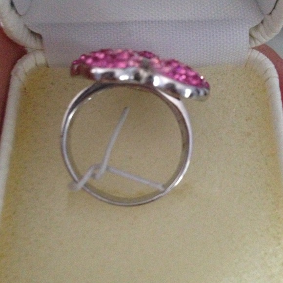 Flower ring - Picture 2 of 3