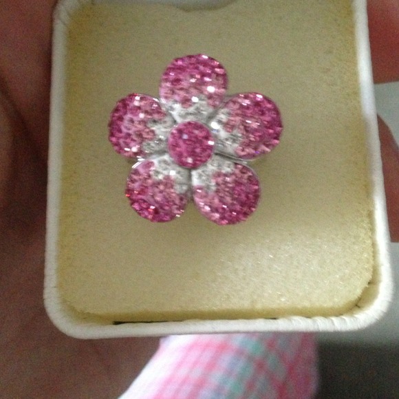 Flower ring - Picture 3 of 3