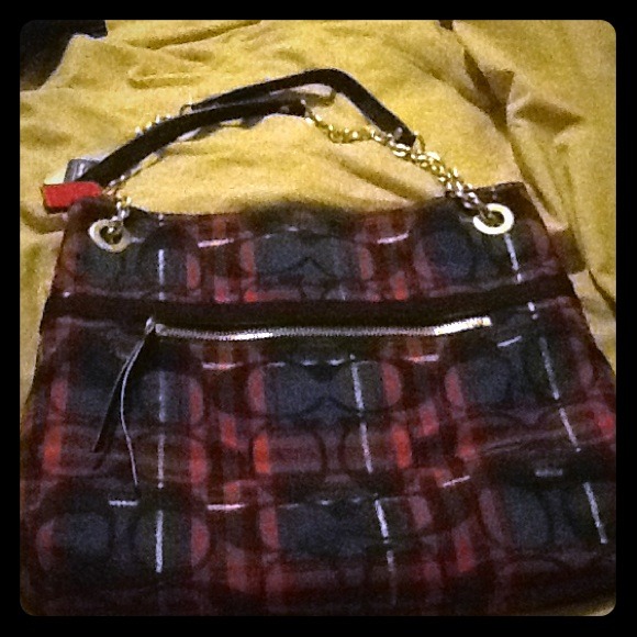 Coach Purse Used Once! Lookin for a trade :))