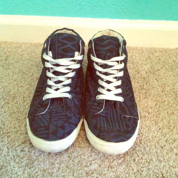 Forever 21 Tribal Print High Tops - Picture 1 of 3