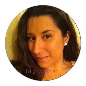 Check out my sisters closet💗💗💗