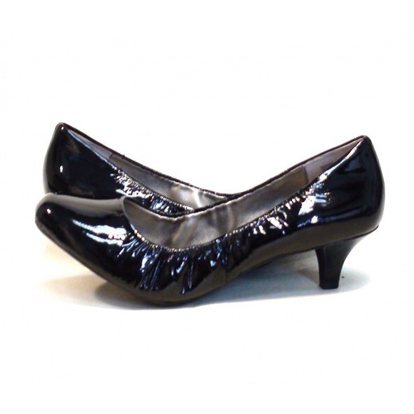 ❌❗SOLD❗❌Black patent leather round toe heel - Picture 1 of 4