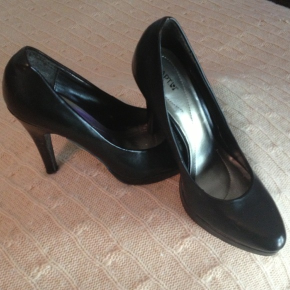 APT 9 Black heels