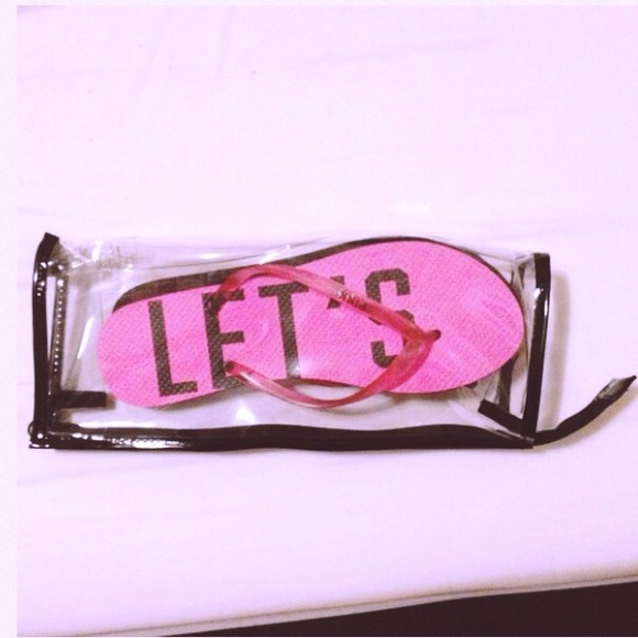✖UNAVAILABLE✖VS PINK Flip Flops & Bag - Picture 2 of 2