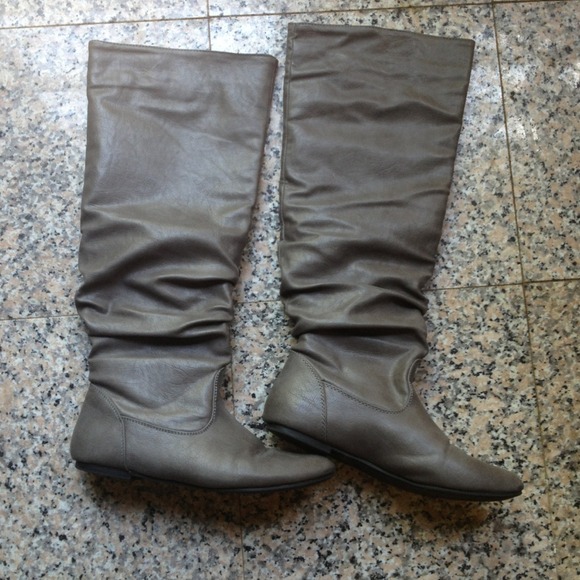 Leather slouchy boots