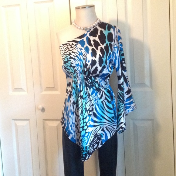 Cache 100% Silk One Shoulder Top