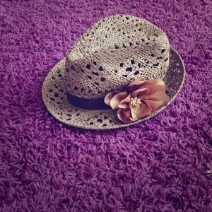 adorable fedora with brown ribbon and nude flower