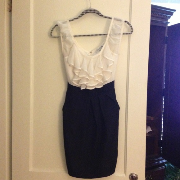 Black and white forever 21 dress