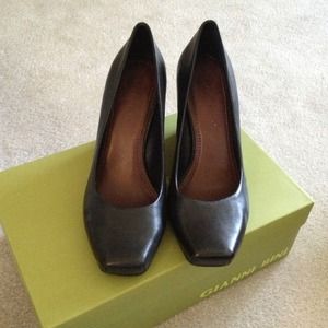 Black Wedge Closed Toe 3 inch wedge