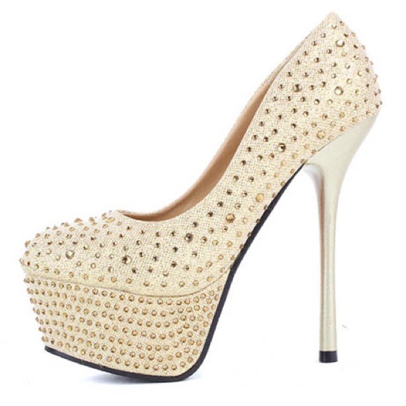 ♡♥♡♥SOLD♡♥Cream & Gold Rhinestone Studded Heels