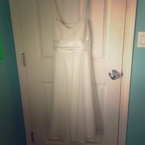 knee length/ skinny sleeve dress