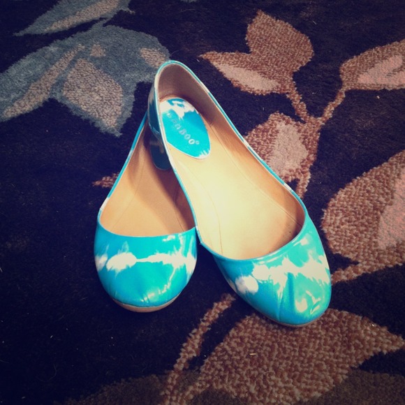 Blue and white, cloud patterned flats