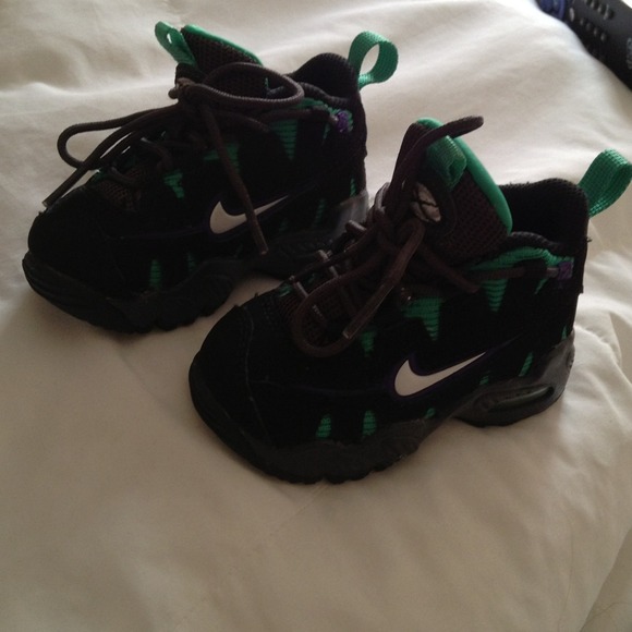 Nike Air Max. Size 5 for toddlers.