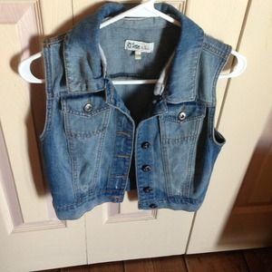 Denim vest 💋