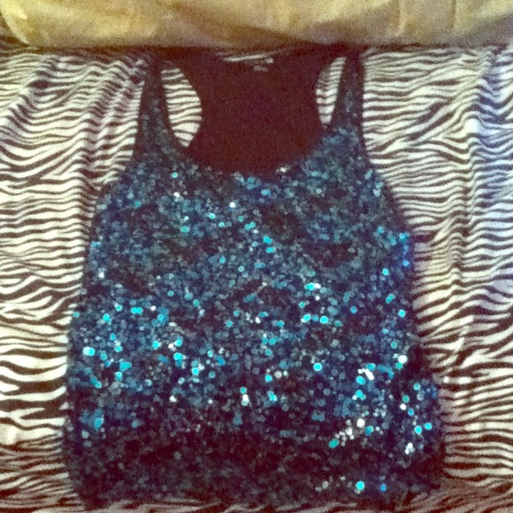 ✨Sparkly blue forever 21 sequined top ✨