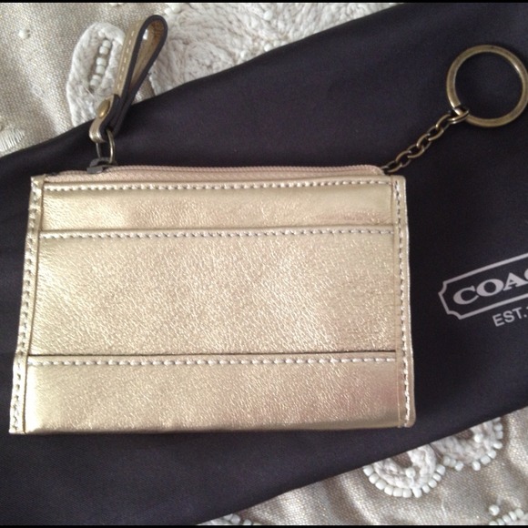 100 % Authentic Coach Wallet/Keychain - Picture 2 of 4