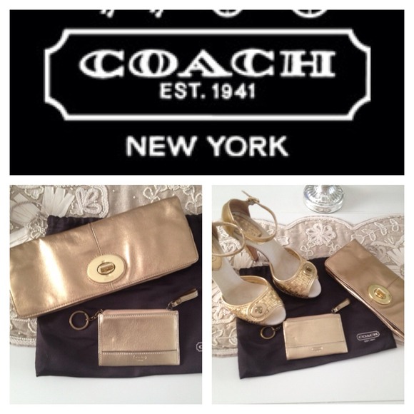 100 % Authentic Coach Wallet/Keychain - Picture 4 of 4
