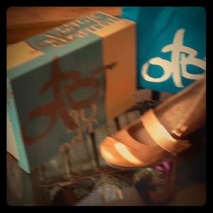 REDUCED OTBT Tan Wedges