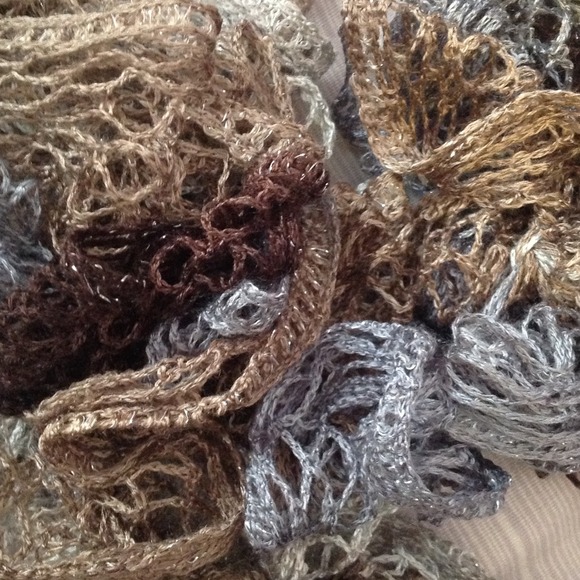 Knitted Ruffle Scarf - Picture 2 of 2