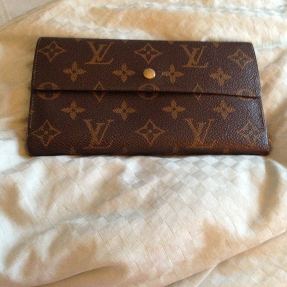 TRADED 2MARGO97 Louis Vuitton Vintage Wallet