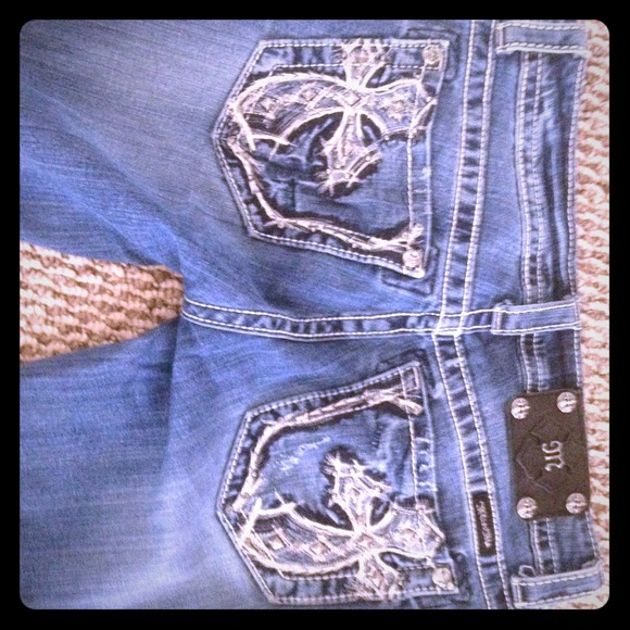 Super cute Miss Me Jeans size 27