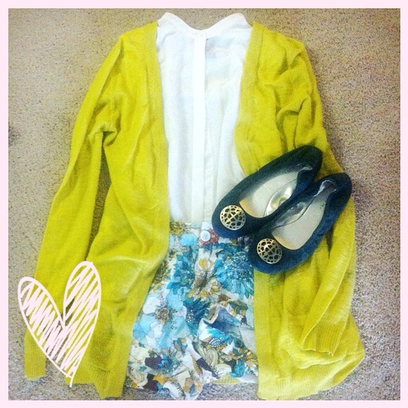 HOST PICK Bold Floral Print Shorts - Picture 4 of 4