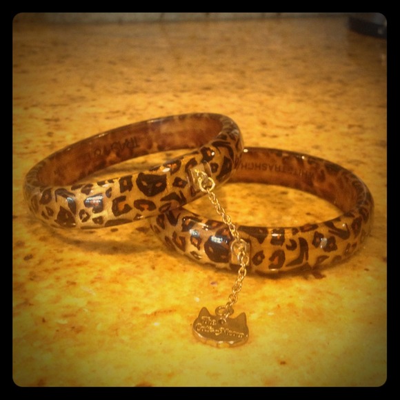 Cheetah Print Bangles - Picture 1 of 2