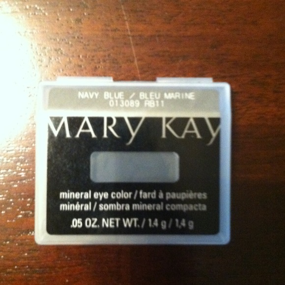 SOLD!  Mary Kay Navy Blue Mineral Eye Color