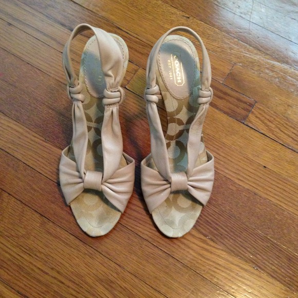 Coach leather sandles.