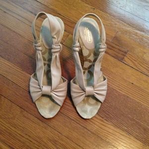 Coach leather sandles.