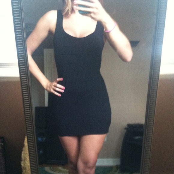 Dolce vita hot hot hot LBD stretchy!!