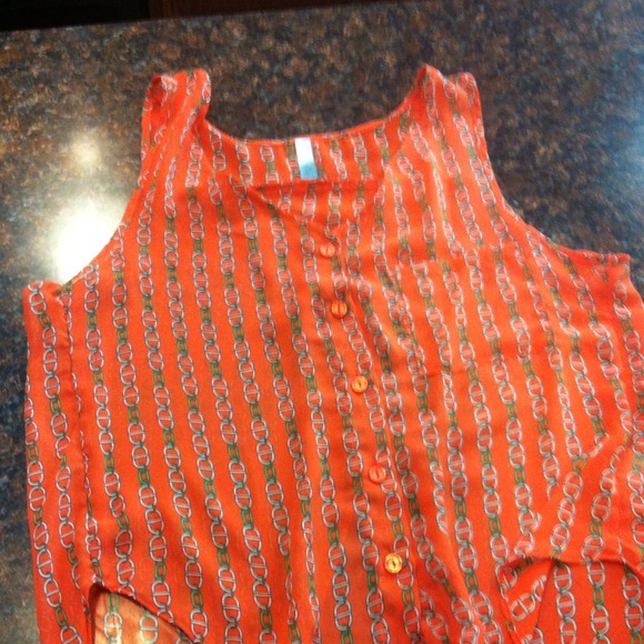 🎉🎈Rusted/white top 🎈🎉 - Picture 2 of 4