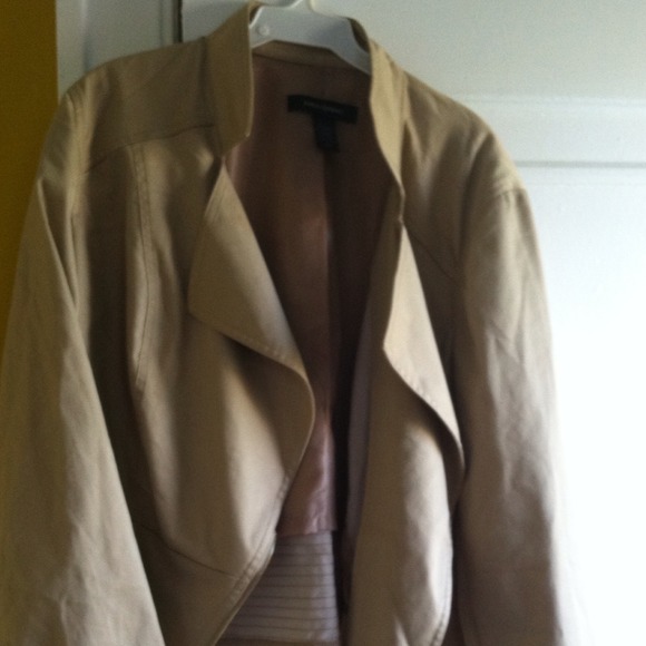 Moto style jacket.  Very lightweight.