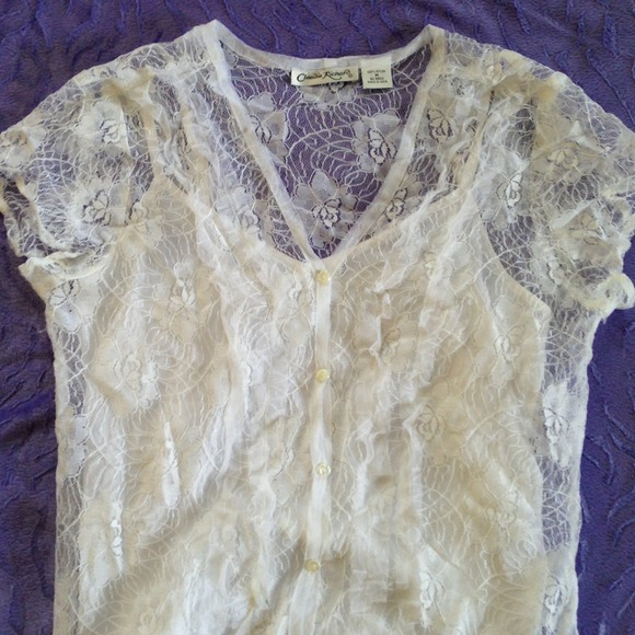🌀🌀White lace Shirt~~Price Reduced✨ - Picture 2 of 3