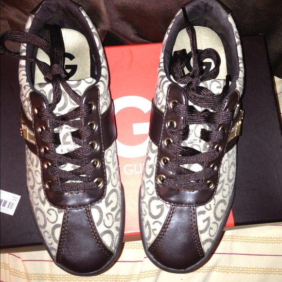 Brand new By Guess shoes never worn. - Picture 2 of 4