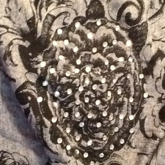 Shirt - Picture 3 of 4