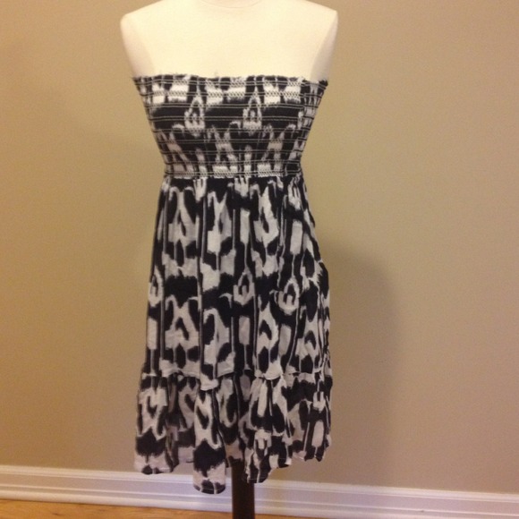 ❌SOLD❌ in bundle Strapless Ikat Sundress