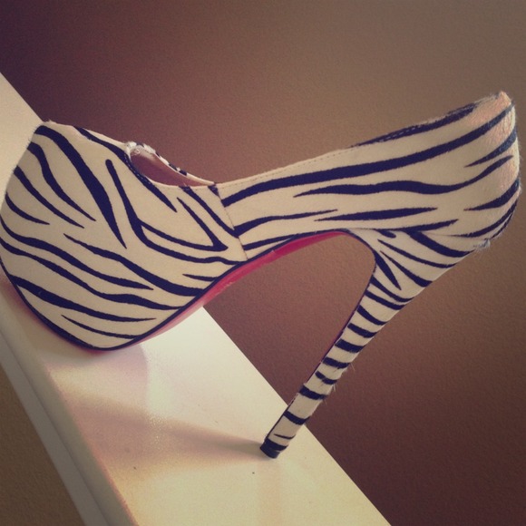 Christian louboutin daffodile zebra style