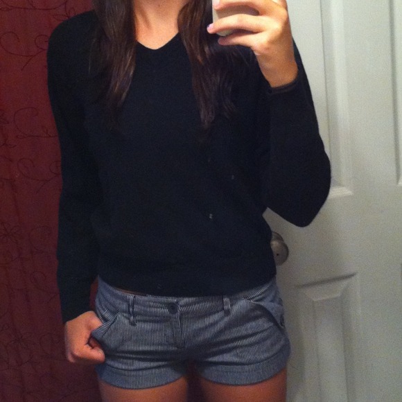 Black sweater. Lightly worn. - Picture 2 of 2