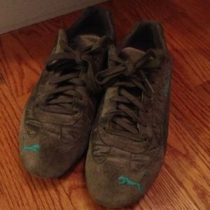 Authentic Puma tennishoes