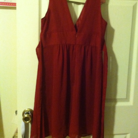 Red dress, great condition! - Picture 3 of 4