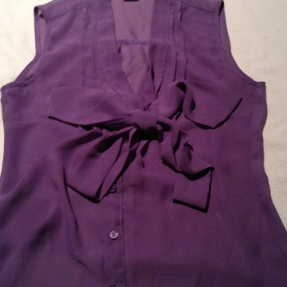 🎃TRADED🎃.   @anniecoash NWOT'S- lavender top. - Picture 2 of 4