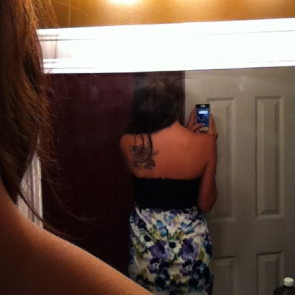 Black and floral dress with pockets - Picture 3 of 3